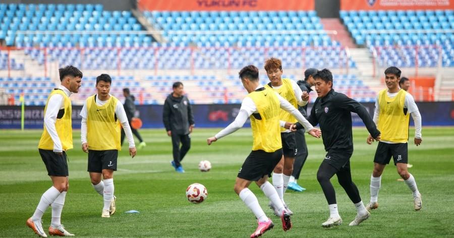 万博-挑战到来,每支球队备战全力以赴英文